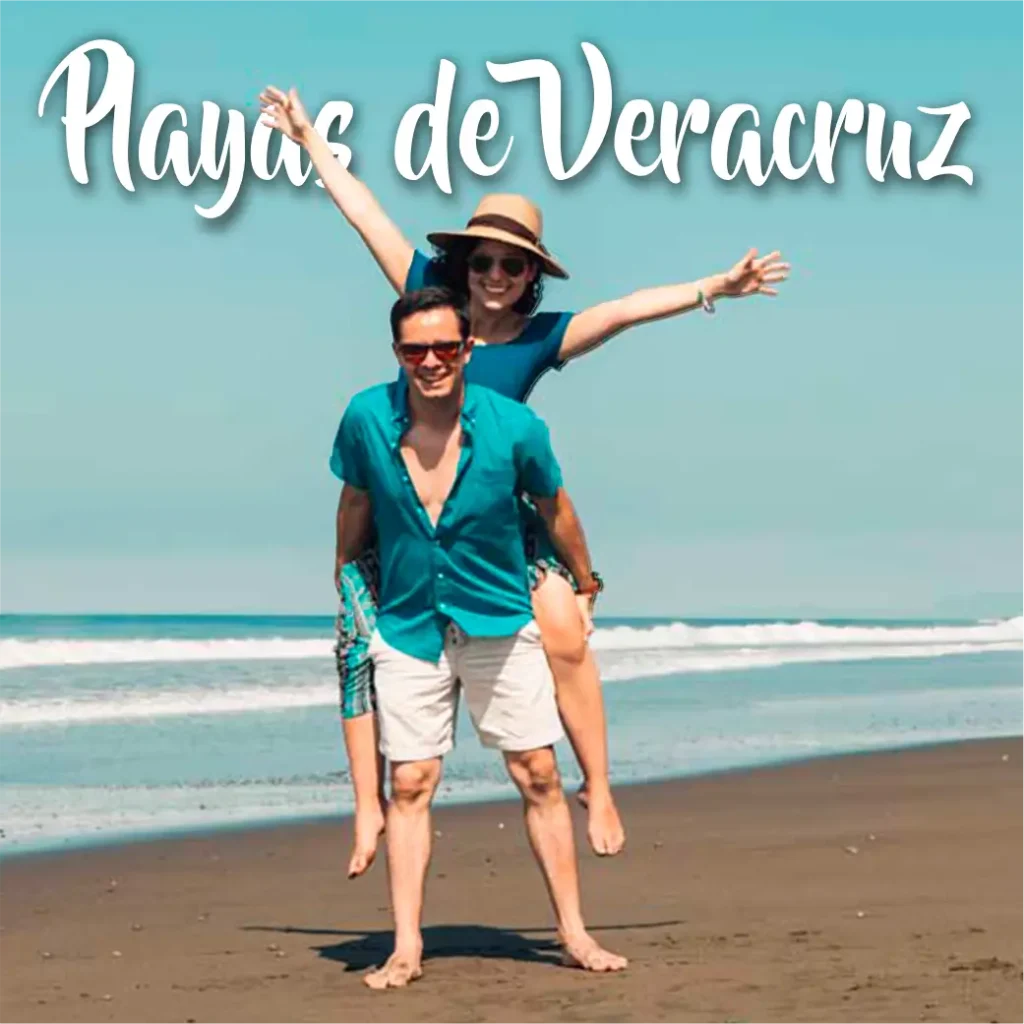 Pareja feliz disfrutando de sus vacaciones de verano en las hermosas playas de Veracruz, México.