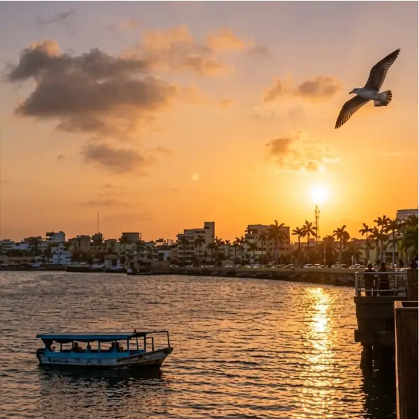 Atardecer dorado en el río de Tuxpan Veracruz con lancha