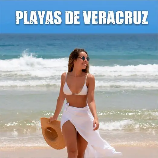 Turista disfrutando del sol y caminando por la orilla del mar en las playas de Veracruz.