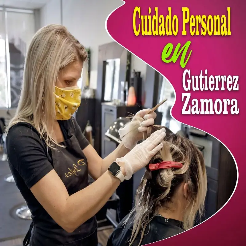 Estilista con cubrebocas amarillo aplicando tratamiento en el cabello de una clienta en un salón de belleza. Texto integrado: Cuidado Personal en Gutiérrez Zamora.